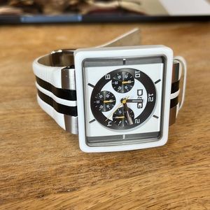 Used but like new vintage D&G watch